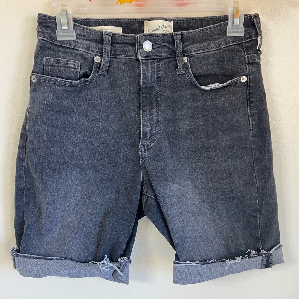 Universal Thread Skinny Fit Midi Denim Shorts - Sz 6/28R
